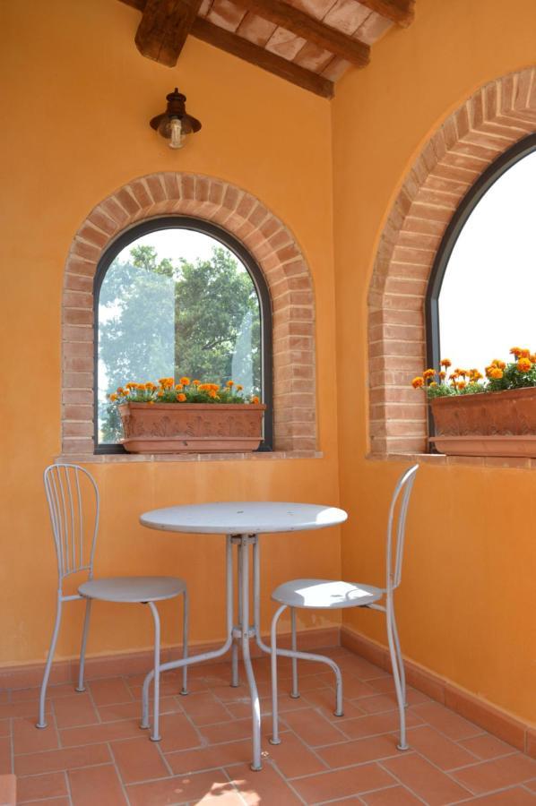 הוילה מונטמראנו Agriturismo Il Saragiolo מראה חיצוני תמונה